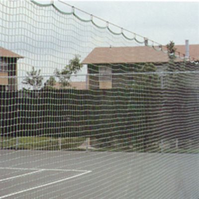 Knotless divider net for tennis court with vinyl border